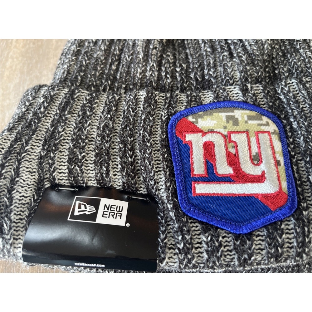 New Era New York Giants NFL 2023 Salute Service Beanie Cuffed Cap Hat Fleece NWT - Picture 2 of 6